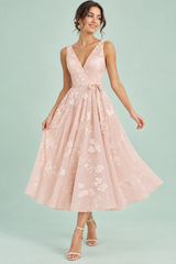 Abito midi svasato rosa chiaro con stampa floreale