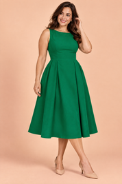 Robe verte à encolure bateau et coupe trapèze | Porté sur une autre silhouette | Lounelle Paris