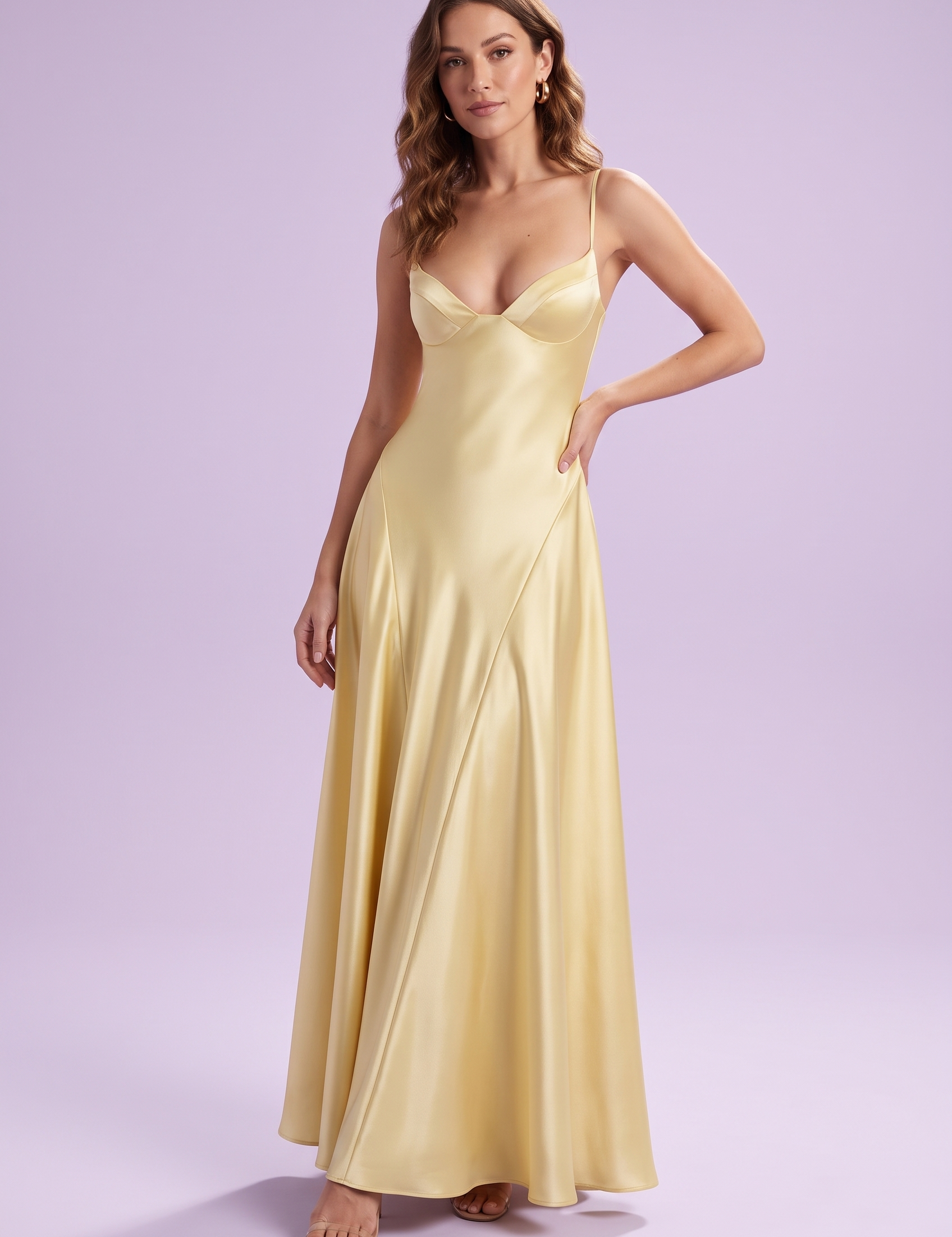 Robe longue satinée jaune pâle à col V | Vue de face | Lounelle Paris