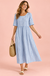 Robe midi trapèze à motif floral bleu clair | Vue de face | Lounelle Paris