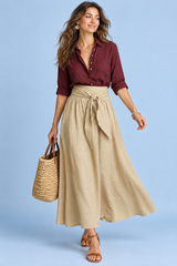 Completo camicia e gonna beige con cintura da annodare in vita