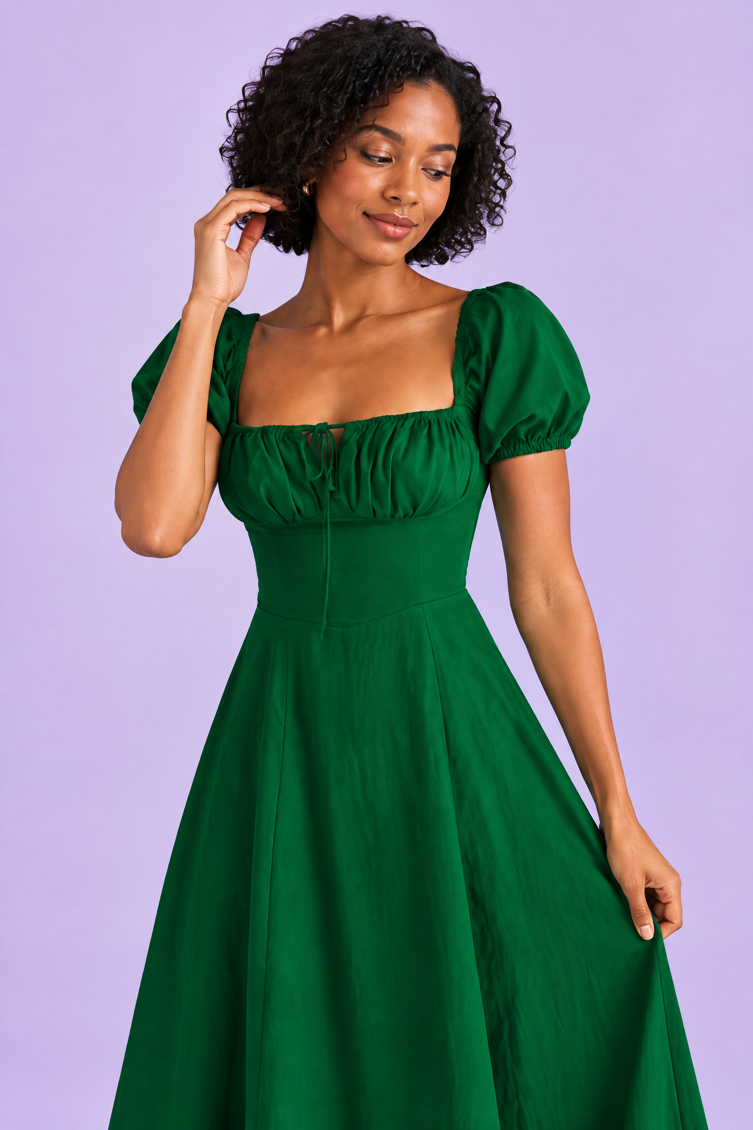 Robe midi vert foncé à coupe trapèze et encolure carrée | Vue rapprochée | Lounelle Paris