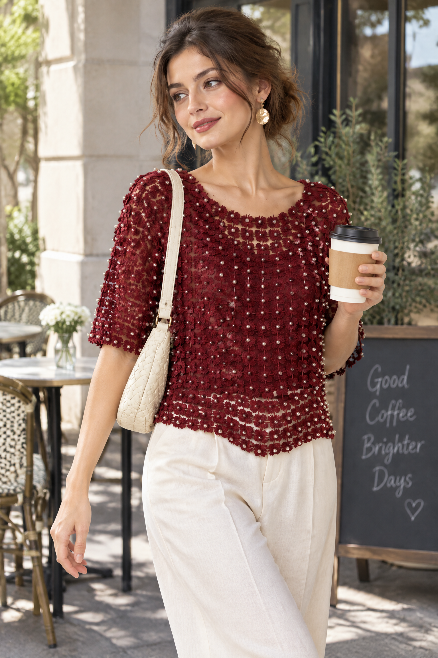 Top bordeaux brodé et perlé | Photo lifestyle | Lounelle Paris