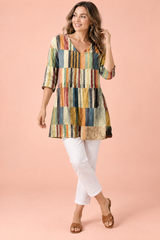 Tunica beige a righe con scollo a V