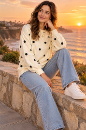Sweat-shirt oversize écru à pois | Deuxième photo lifestyle | Lounelle Paris