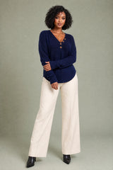 Pull con scollo a V a maglia goffrata