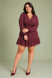 Robe à pois col V | Porté sur une silhouette plus ronde | Lounelle Paris