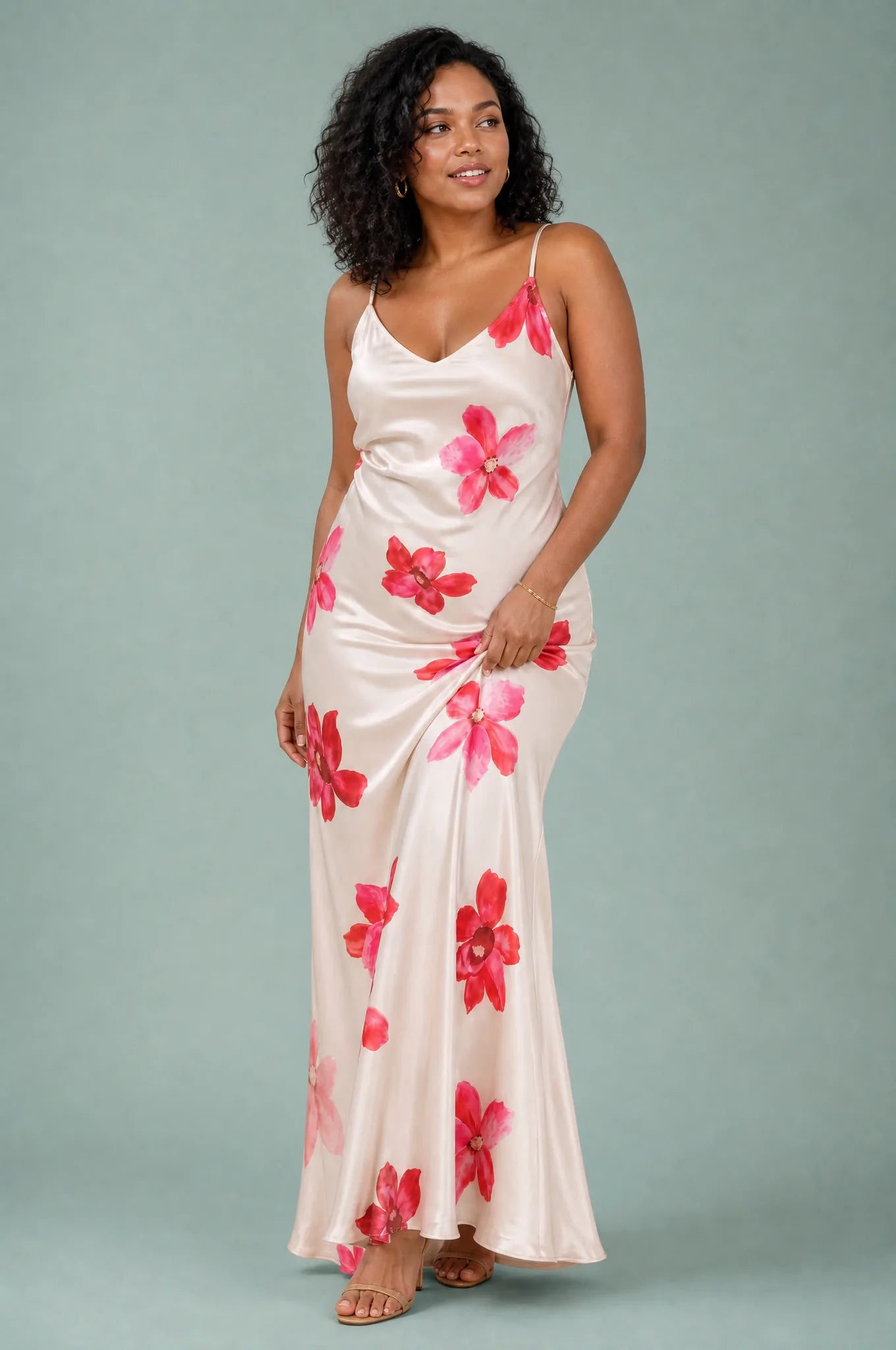 Robe beige bretelles fleurie | Porté sur une autre silhouette | Lounelle Paris
