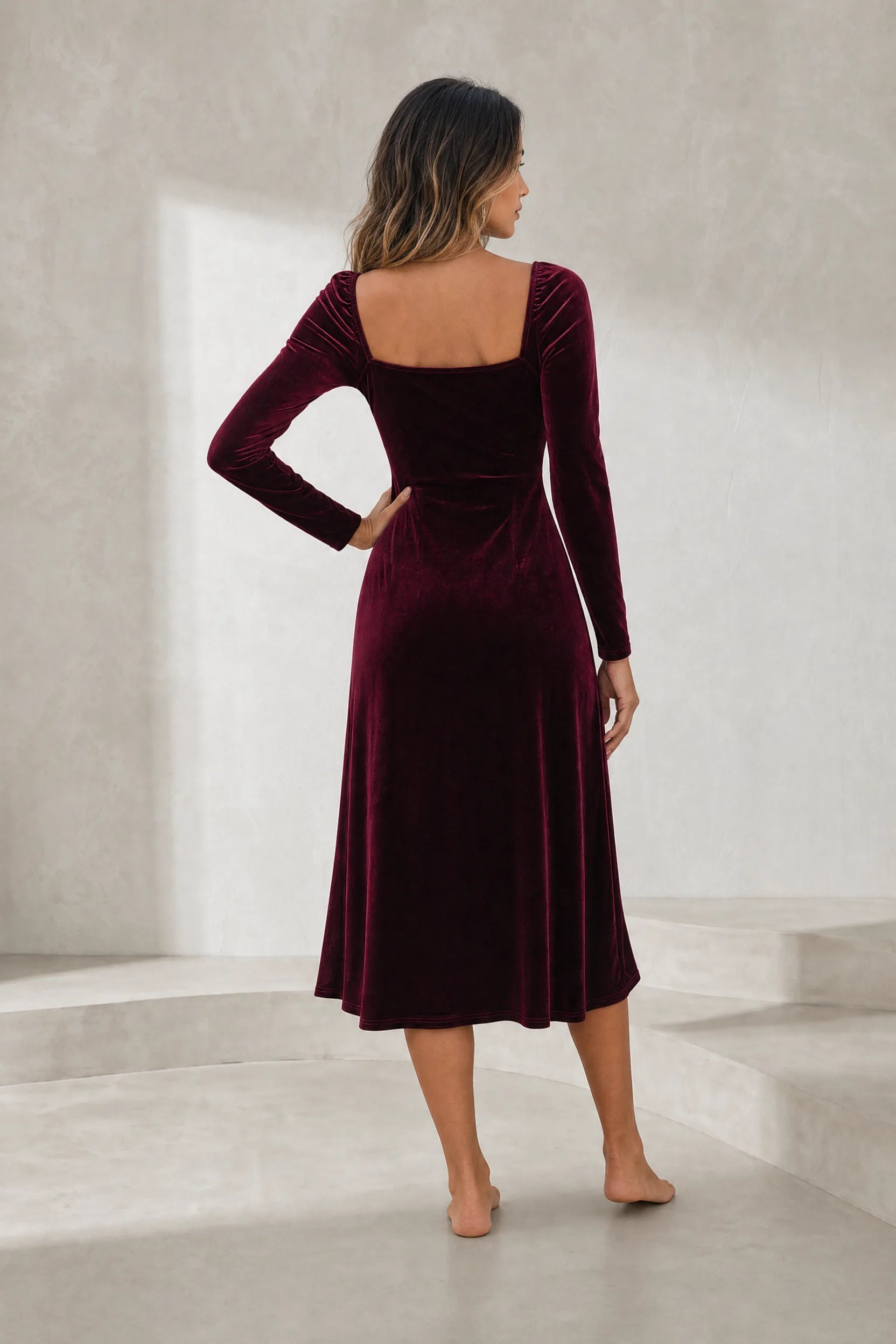 Robe en velours bordeaux encolure carrée | Lounelle Paris