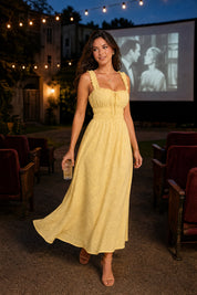 Robe jaune encolure carrée bretelles volantées | Deuxième photo lifestyle | Lounelle Paris