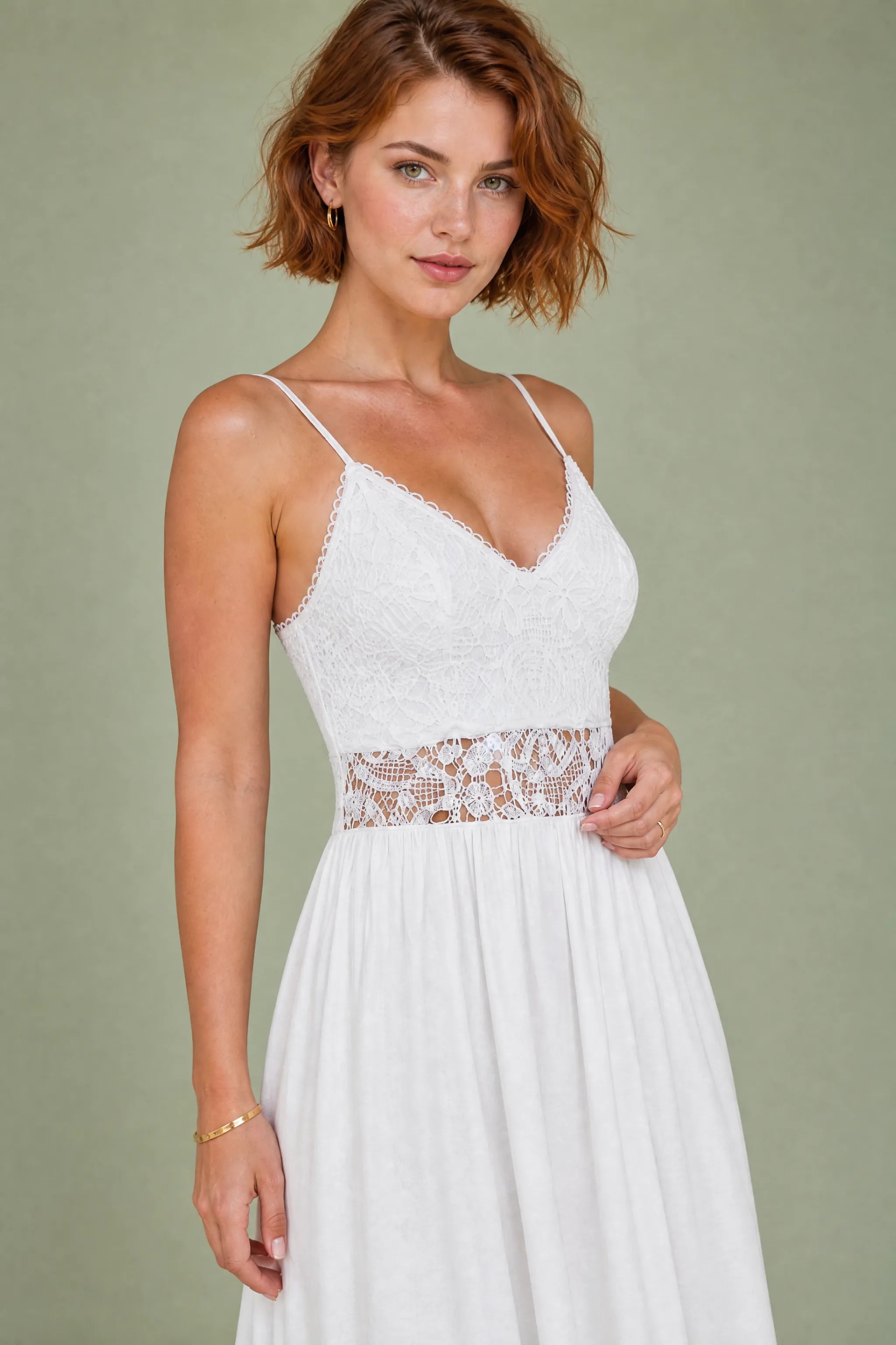 Robe longue blanche en dentelle | Vue rapprochée | Lounelle Paris