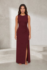 Robe longue bordeaux sans manches