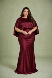 Robe longue satinée encolure bateau | Porté sur une silhouette plus ronde | Lounelle Paris