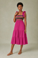 Vestito midi con bretelle smockate