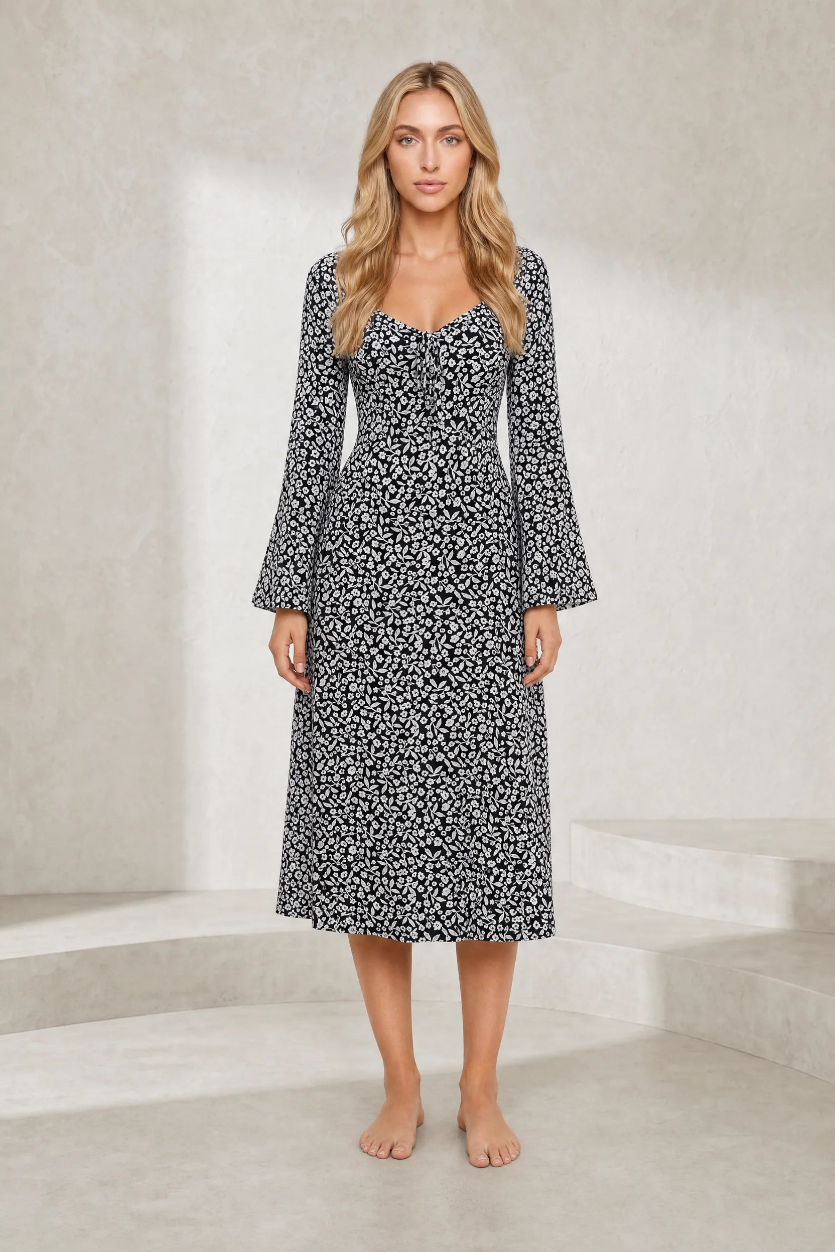Robe noire à fleurs dos ouvert | Lounelle Paris