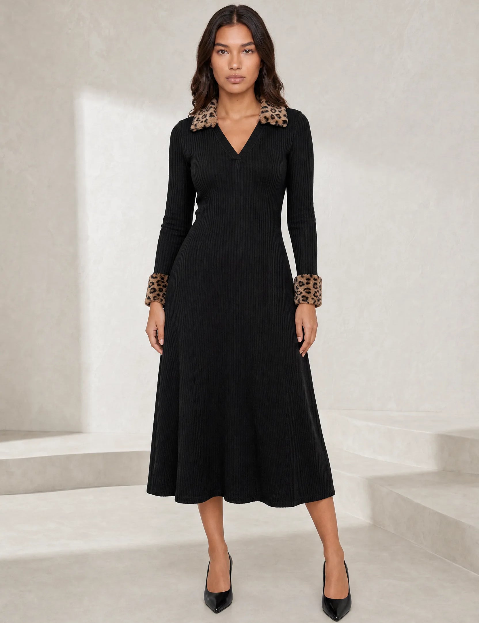 Robe noire col V léopard | Lounelle Paris