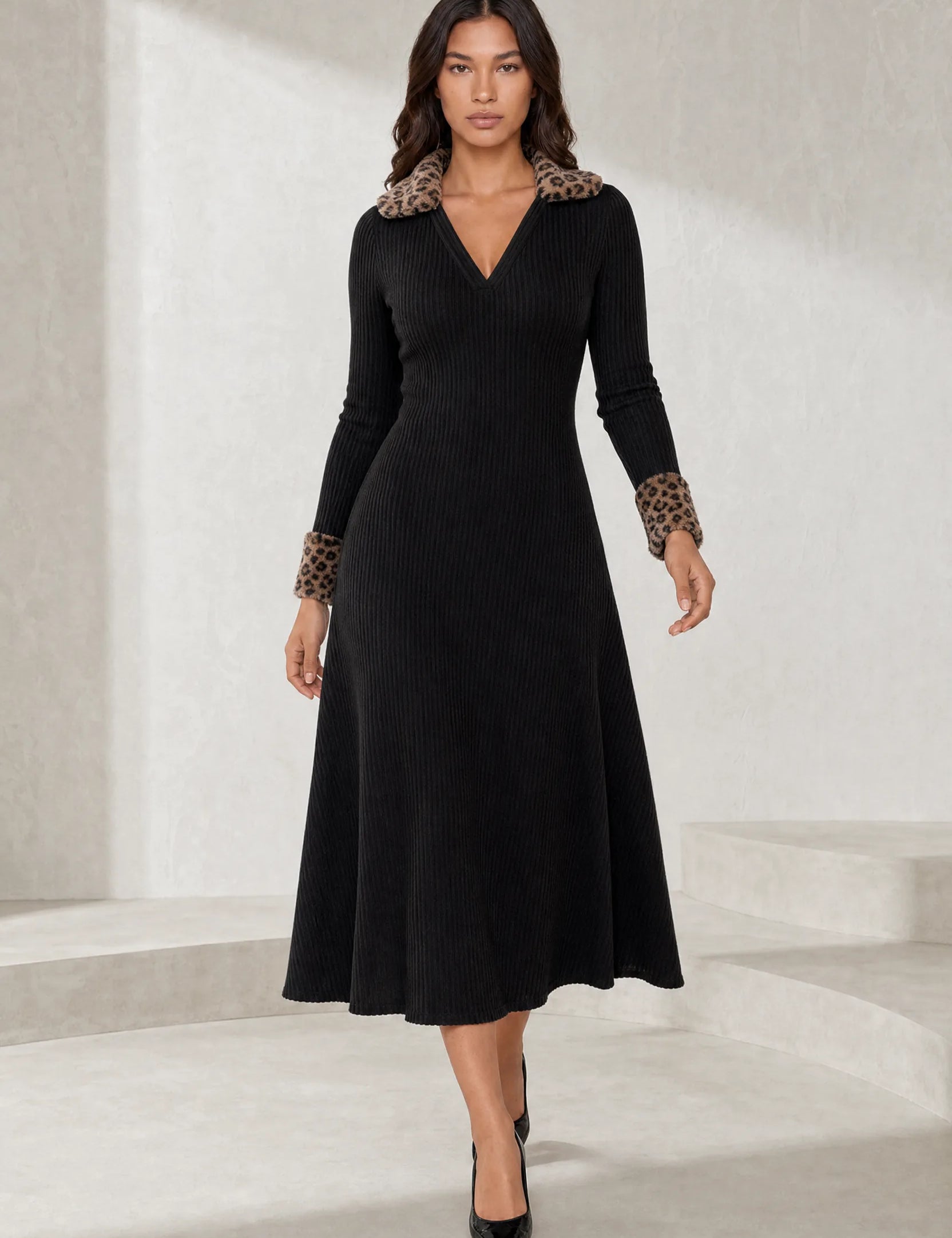 Robe noire col V léopard | Lounelle Paris