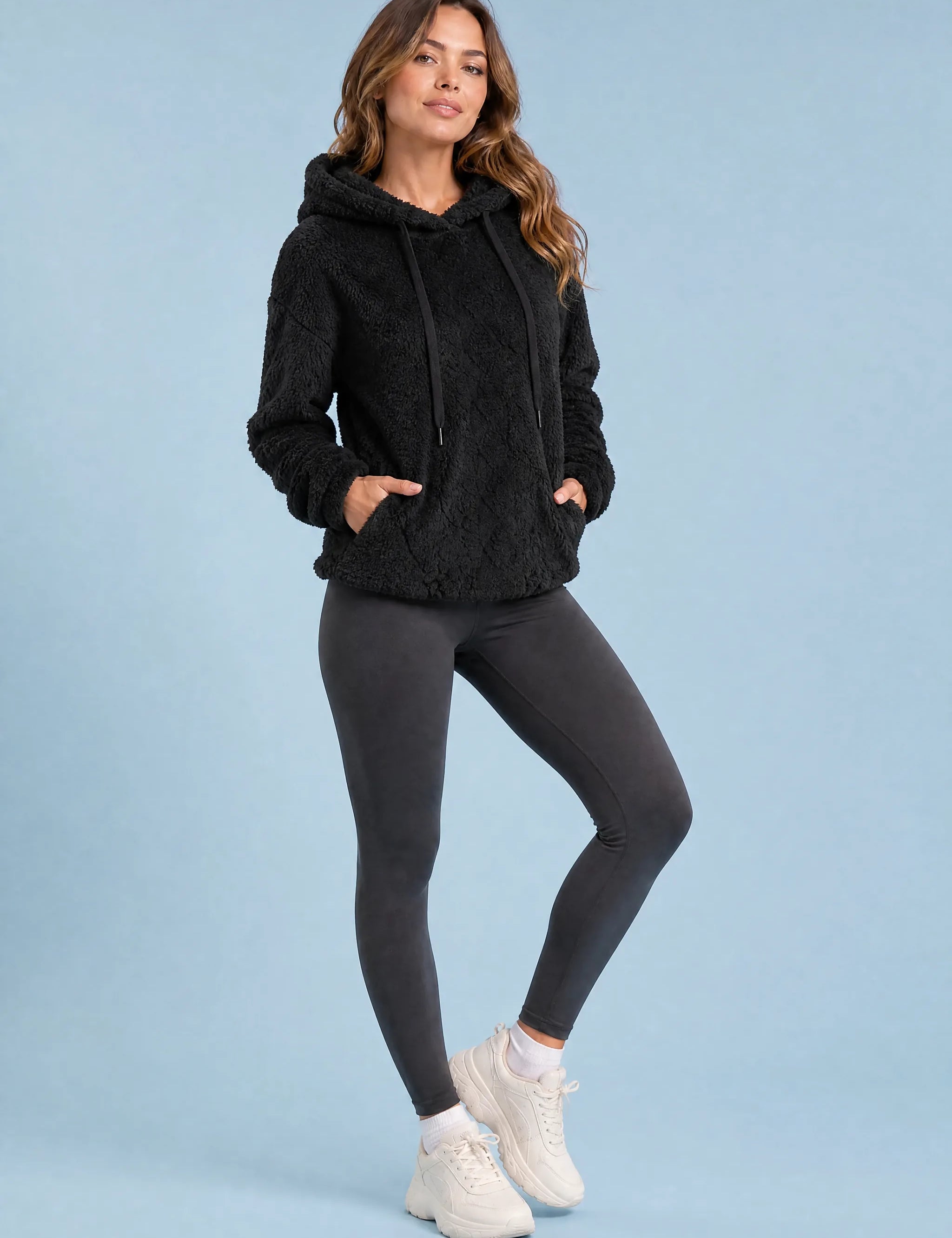 Sweat à capuche ample pelucheux | Variante Noir | Lounelle Paris