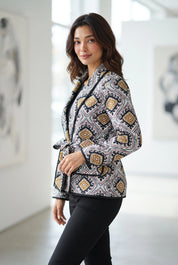 Veste matelassée à imprimé col châle | Deuxième photo lifestyle | Lounelle Paris