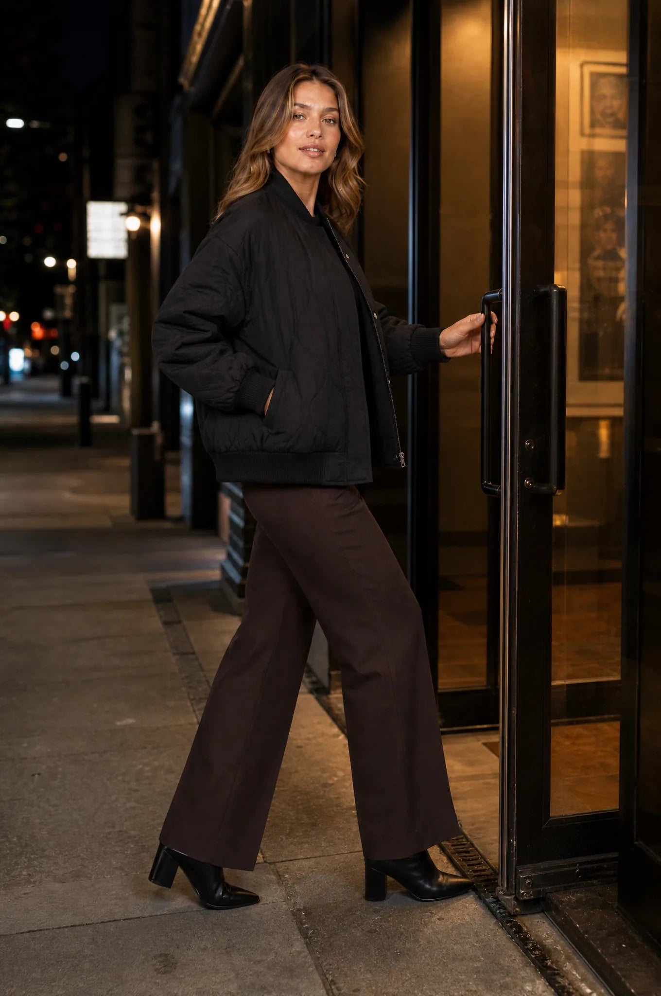 Veste matelassée ample col montant | Variante Noir - Lifestyle | Lounelle Paris