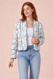 Veste matelassée blanche à imprimé floral | Vue rapprochée | Lounelle Paris